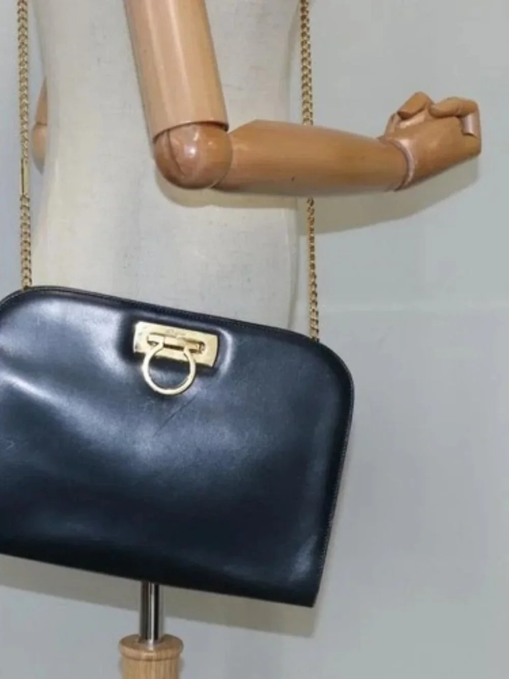 Salvatore Ferragamo brand	salvatore ferragamo